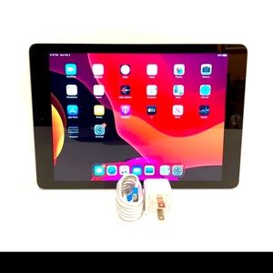 Apple iPad (10.2-inch, Wi-Fi, 32GB) - Space Gray  8th generation